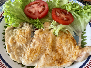 pechuga de ´pollo asado con ensalada