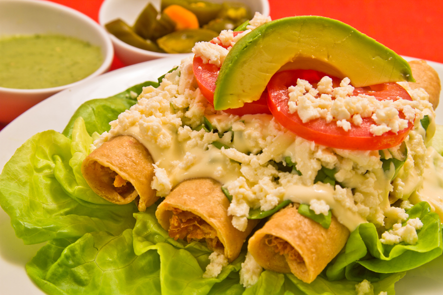 receta-mexicana-tacos-dorados-de-pollo